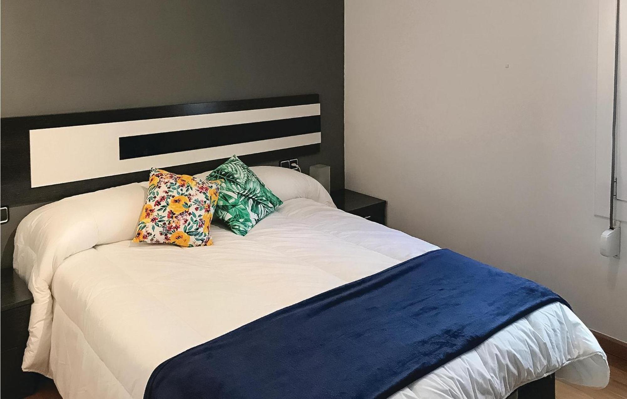 2 Bedroom Cozy Apartment In Blanes Eksteriør billede