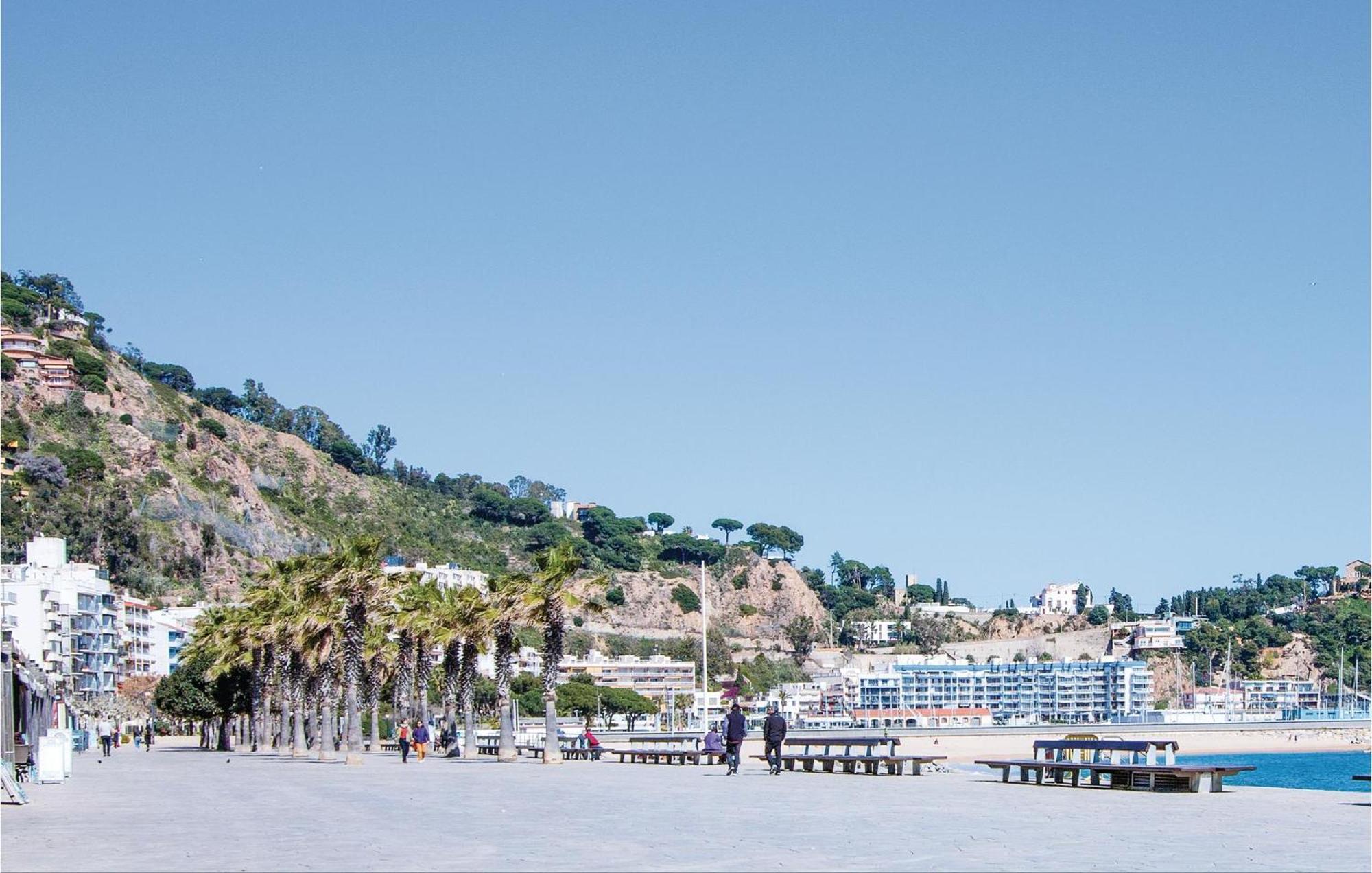 2 Bedroom Cozy Apartment In Blanes Eksteriør billede